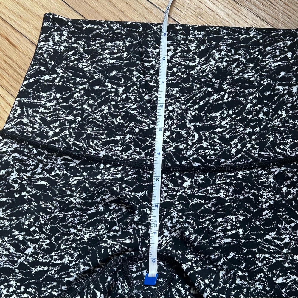 Lululemon‎ wunder under ice breaker size 4 leggings black white 27” - Picture 11 of 11